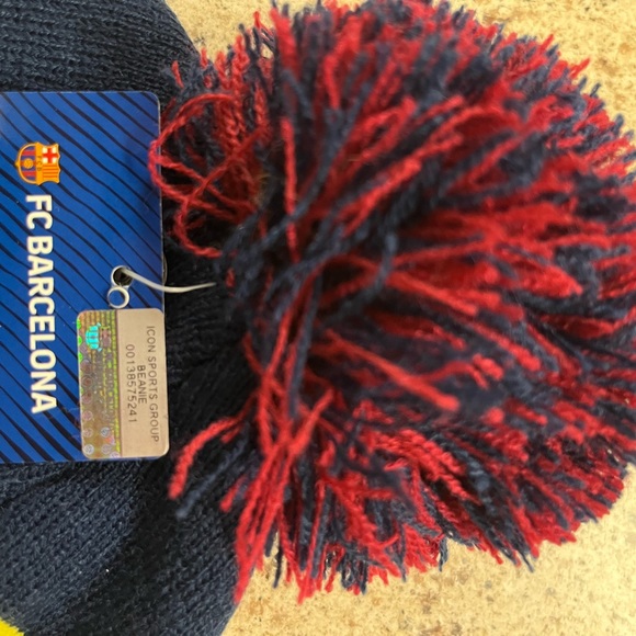 FC BARCELONA SUPPORTERS BEANIE - Picture 6 of 7